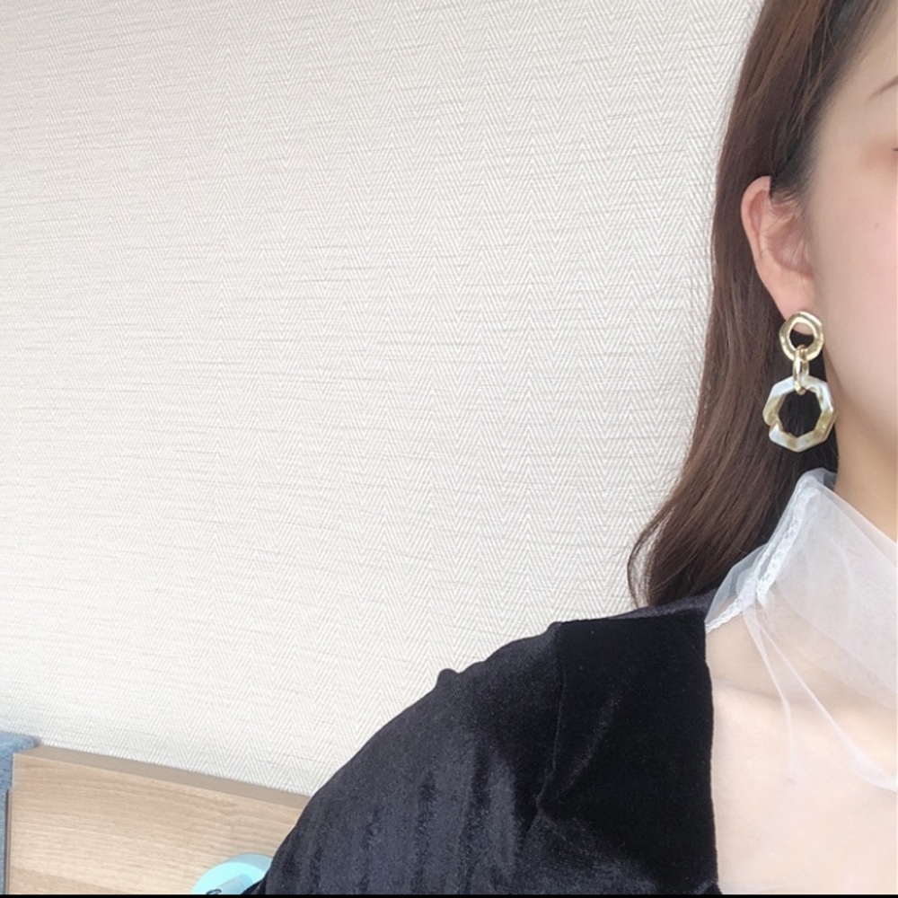 💙Unique Golden Resin Geometric Earrings - Picture 4 of 11